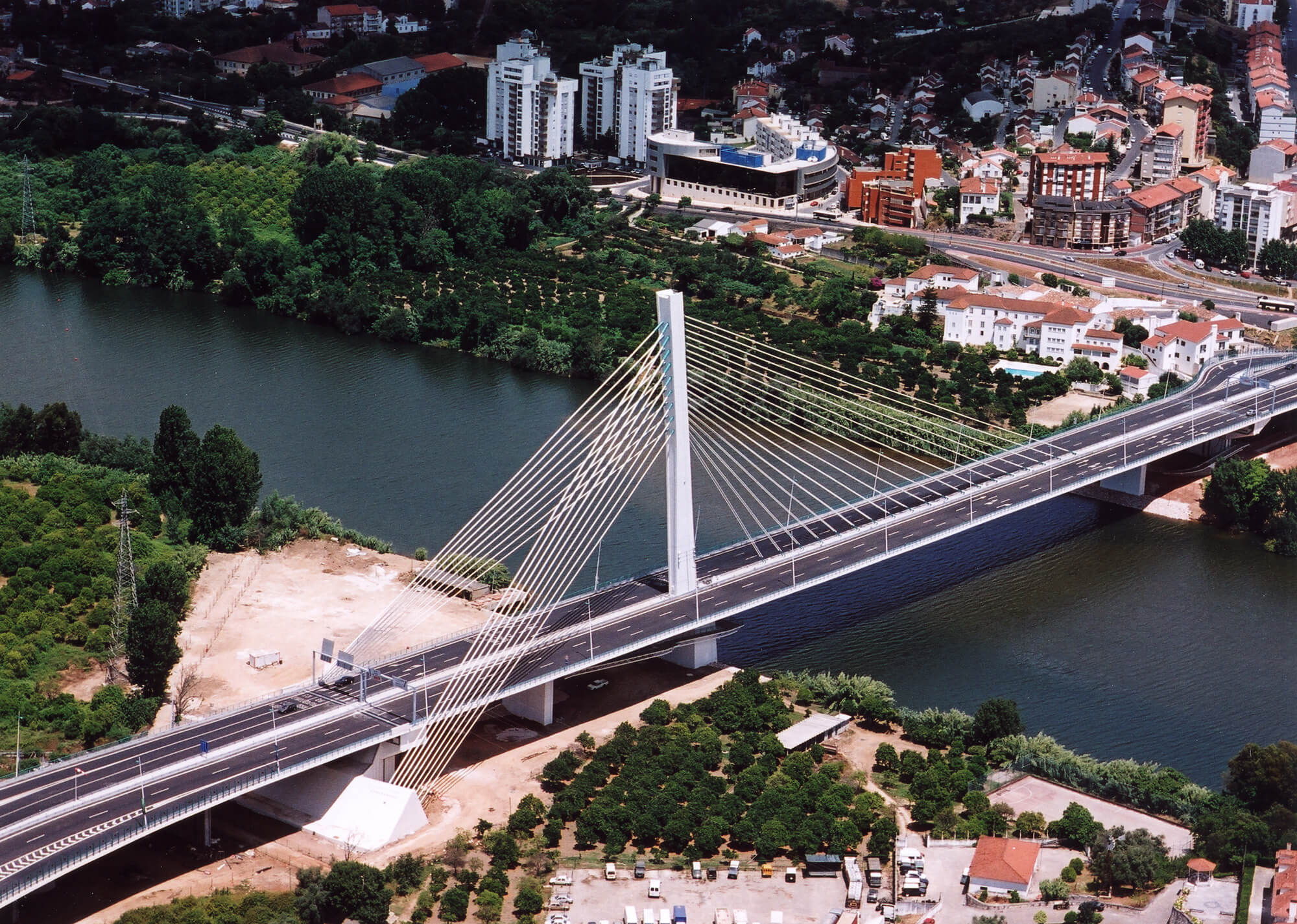Abertura ao tráfego da Ponte Rainha Santa Isabel