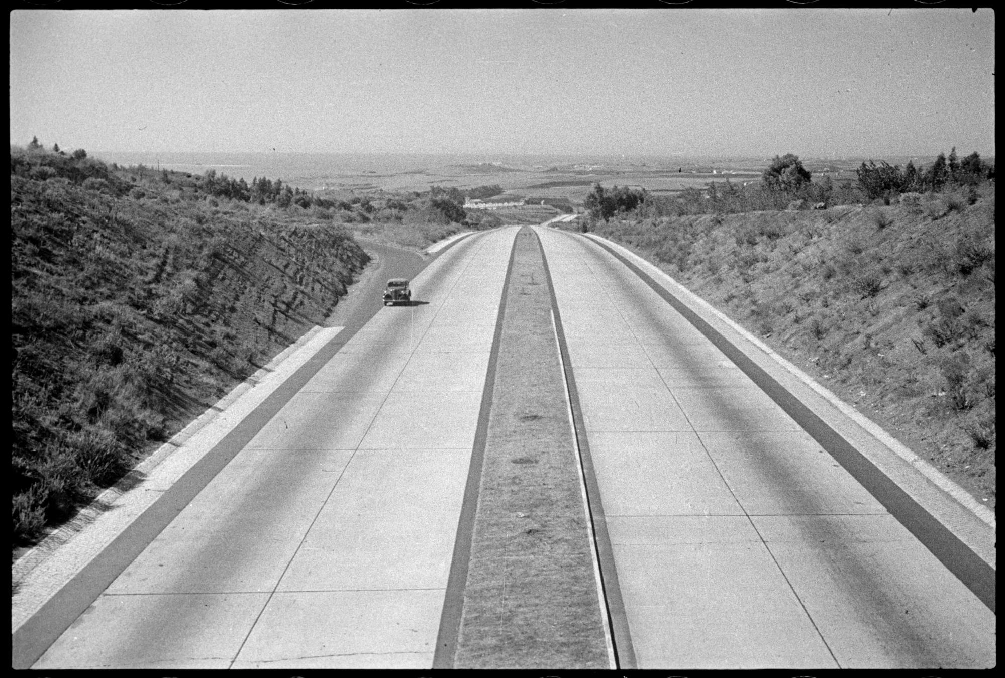 Abertura ao tráfego do primeiro lanço de autoestrada