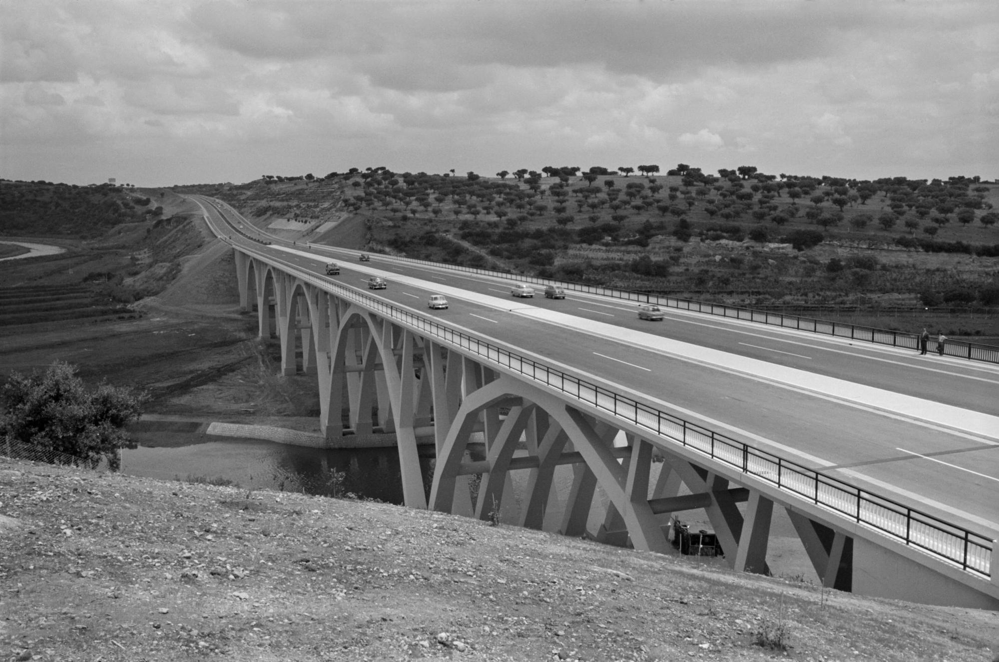 Inauguração do primeiro troço da A1