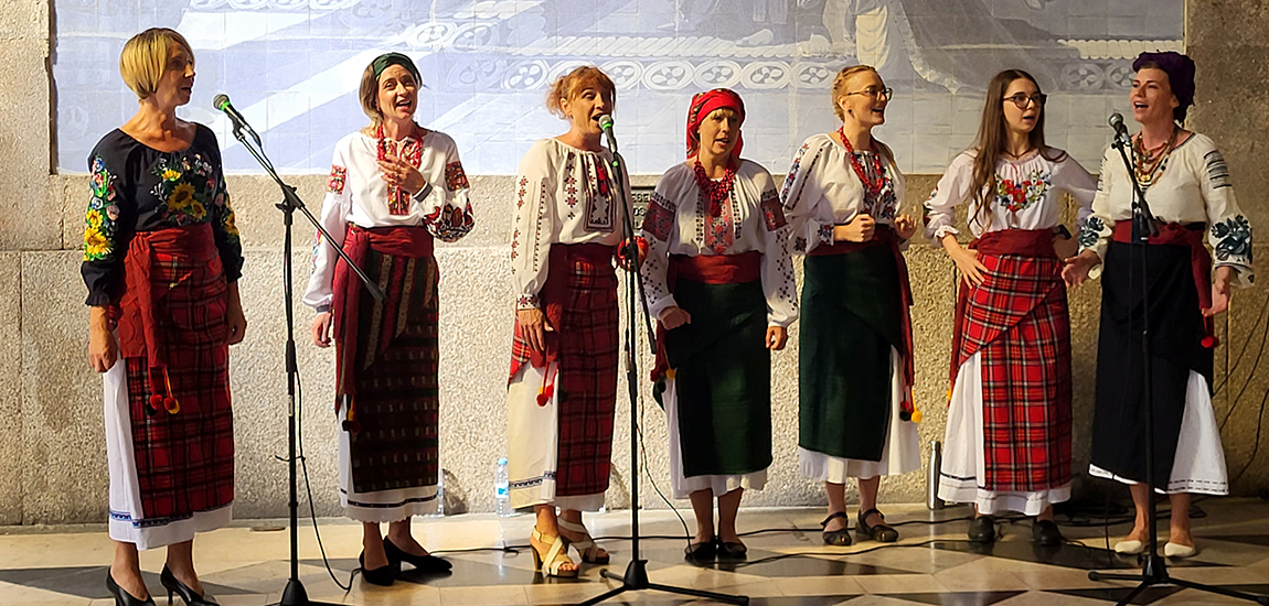 Apresentação de cantares tradicionais da Ucrânia