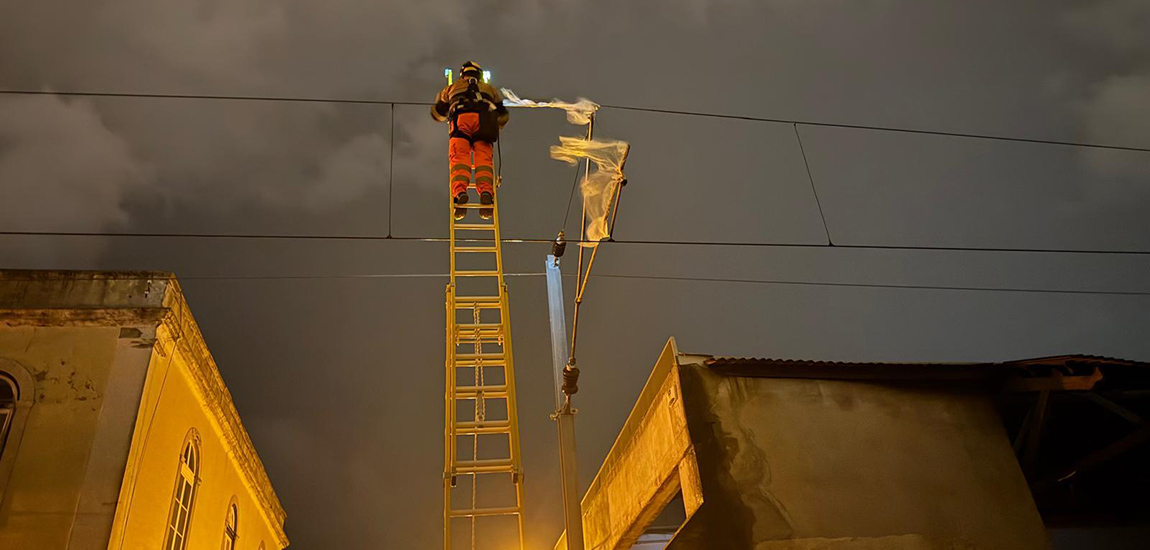 Imagem - Equipa IP a trabalhar na reposição das condições para retoma da circulação ferroviária