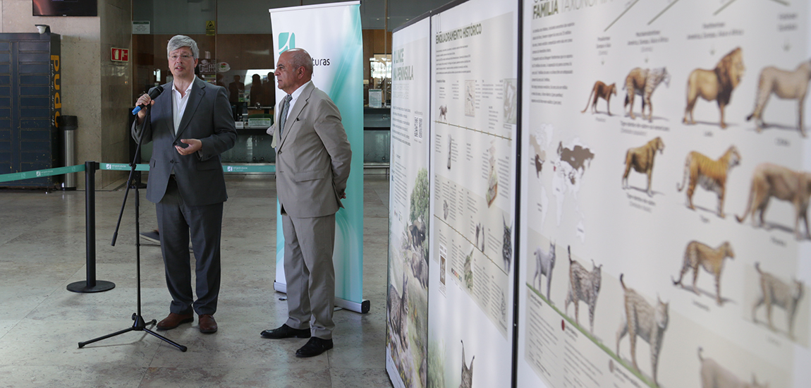 Imagem do Presidente da IP e Presidente da CIMBAL na inauguração da Exposição na Estação ferroviária do Rossio sobre a preservação do lince-ibérico