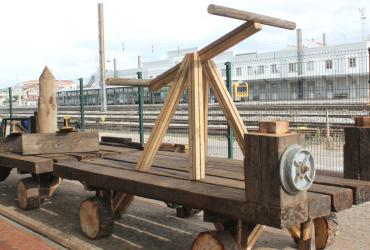 Escultura "Train of Friendship" - Foto 1