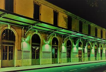 Estação de Alcântara-Terra em Lisboa iluminado de verde: fotografia 2