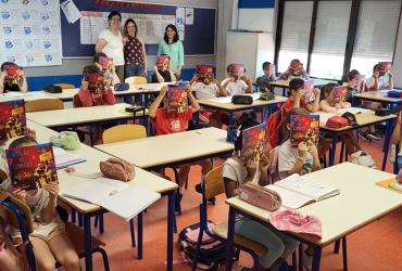 Leitura do Corvinho a crianças na Escola em Corroios