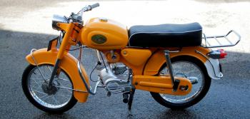  Moto da marca SIS Sachs, modelo Lebre